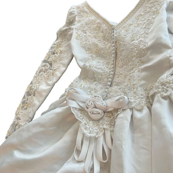 SALE…Vintage White Wedding Gown Beaded longsleeve size 10 - Picture 8 of 16